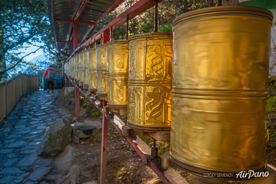 Prayer wheels Mani