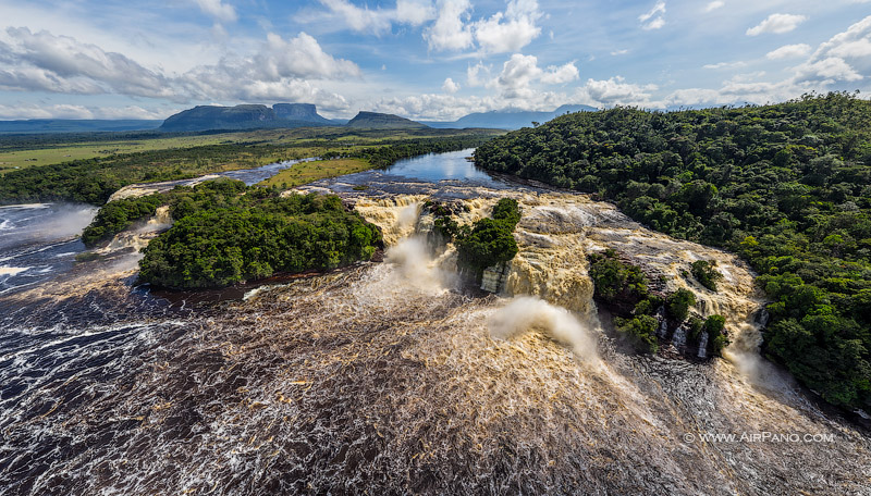 Canaima Lagoon, Venezuela