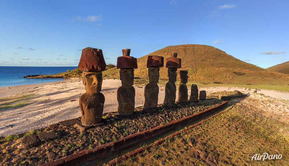 Moai statues