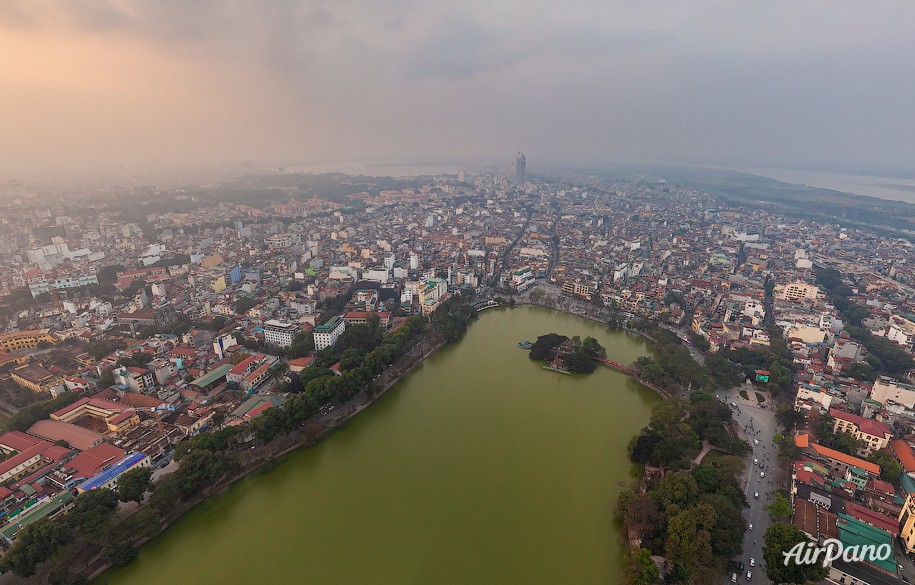 Hoàn Kiếm Lake (Lake of the Returned Sword)