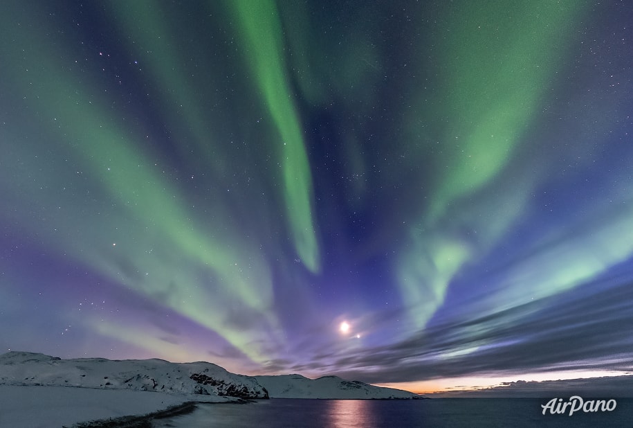 Northern lights after sunset