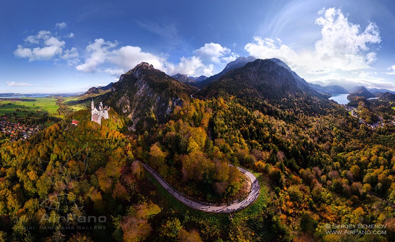 Neuschwanstein Castle in Autumn Neuschwanstein Castle in Autumn