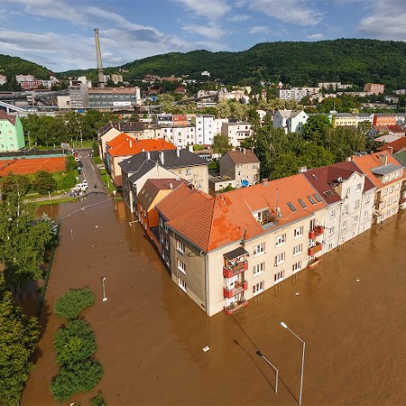捷克共和国 拉贝河畔乌斯季的洪水——2013